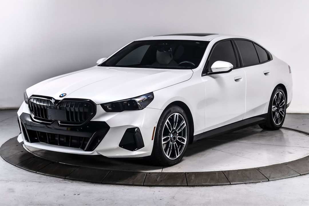 2024 BMW 5 Series 530i xDrive - Image 2