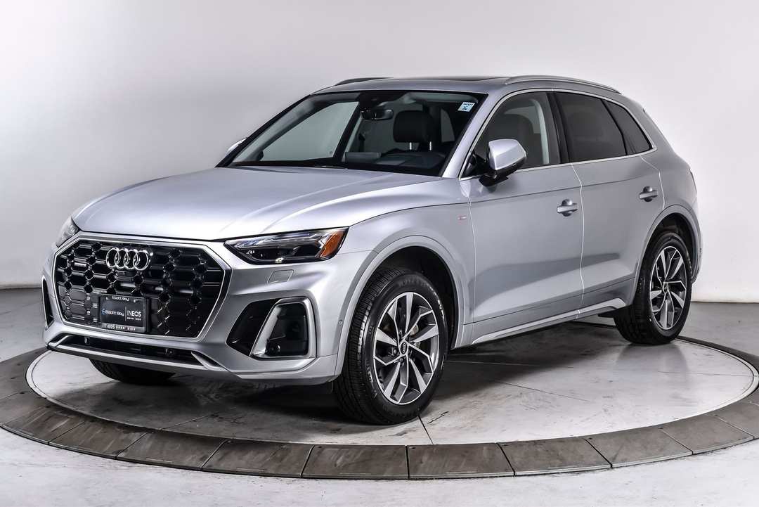 2023 Audi Q5 45 S line Prestige - Image 2