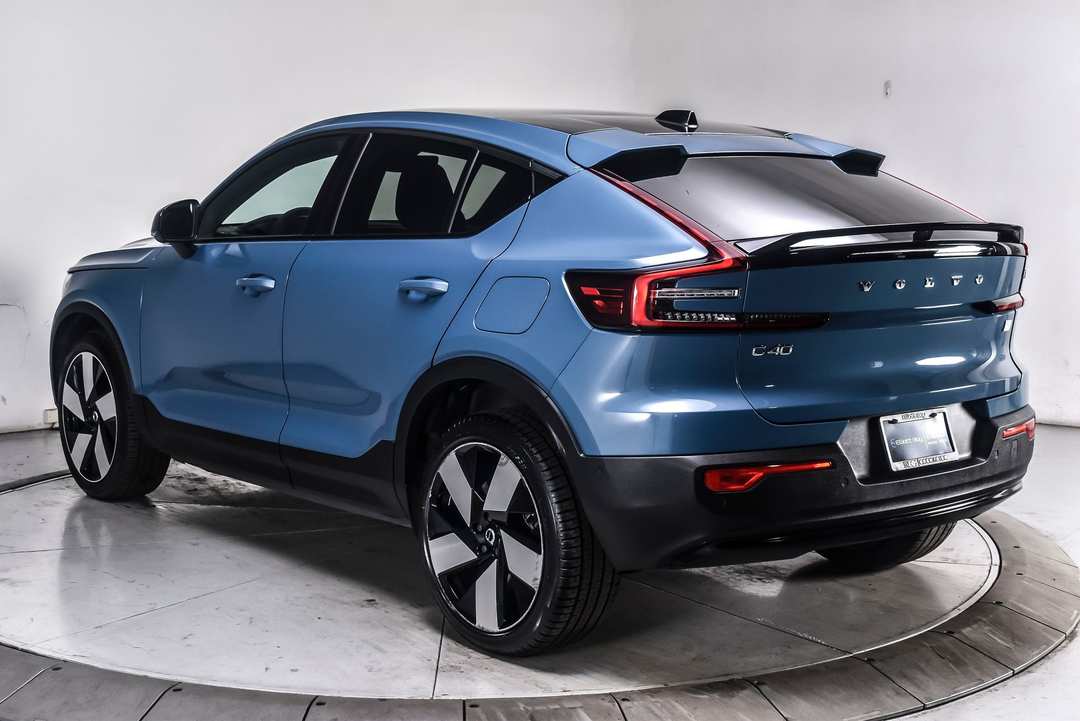 2023 Volvo C40 Recharge Pure Ultimate - Image 3
