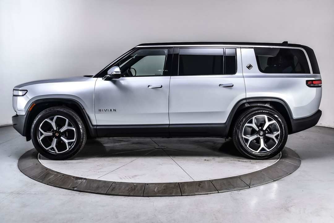 2024 Rivian R1S Adventure - Image 3