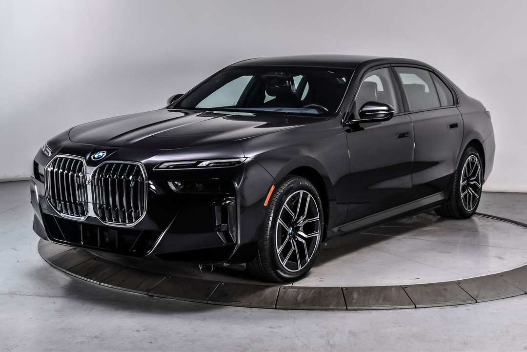 2023 BMW I7 xDrive60 - Image 2