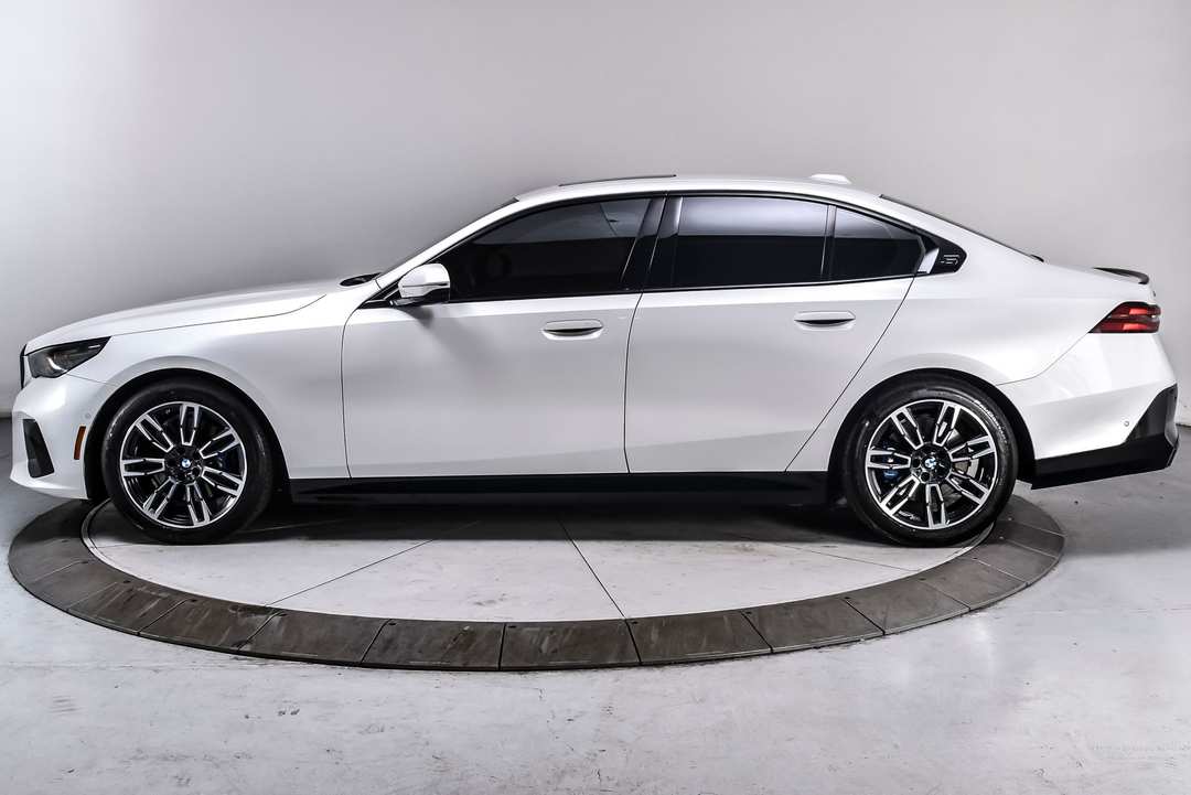 2024 BMW 5 Series 530i xDrive - Image 3