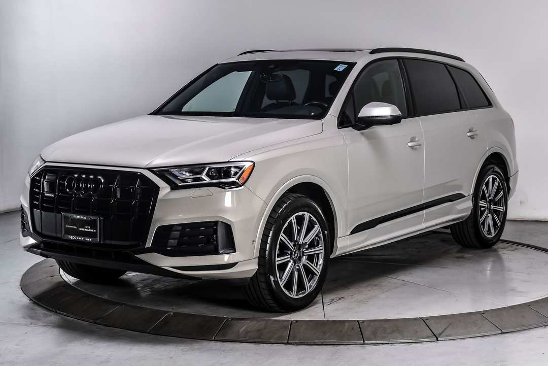 2023 Audi Q7 45 Premium Plus - Image 2