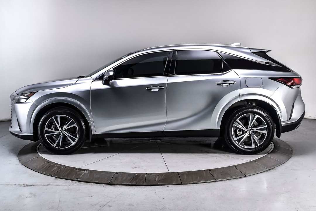 2024 Lexus RX 350 Premium - Image 3