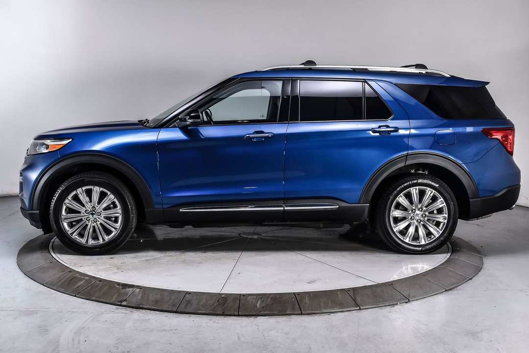 2023 Ford Explorer Limited - Image 3