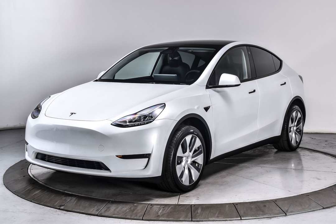 2023 Tesla Model Y Long Range - Image 2
