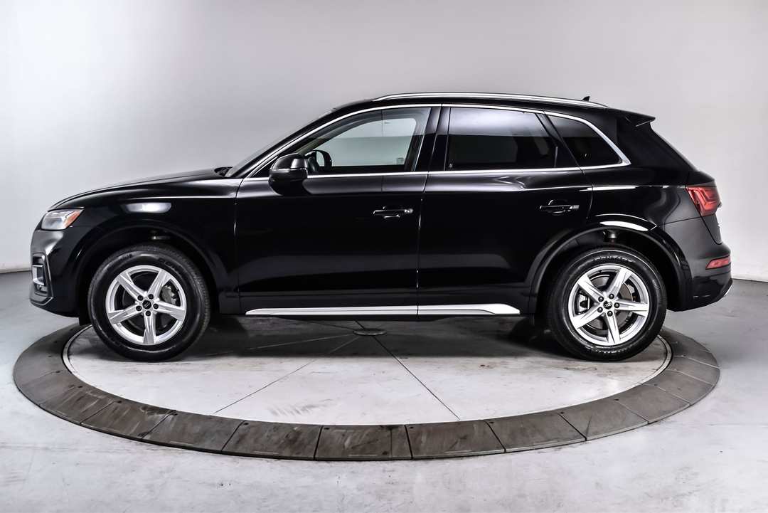 2024 Audi Q5 40 Premium - Image 3