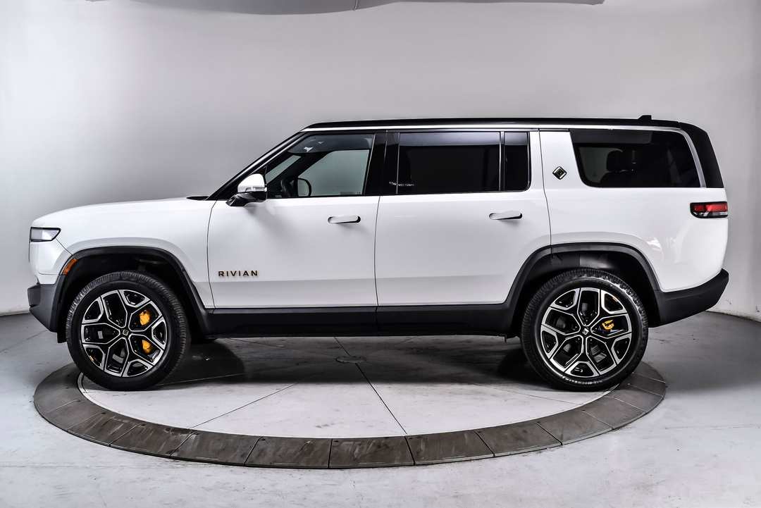 2024 Rivian R1S Adventure - Image 3