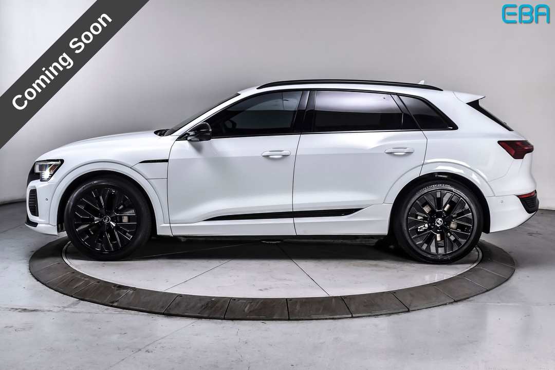 2024 Audi Q8 E-Tron Prestige - Image 3