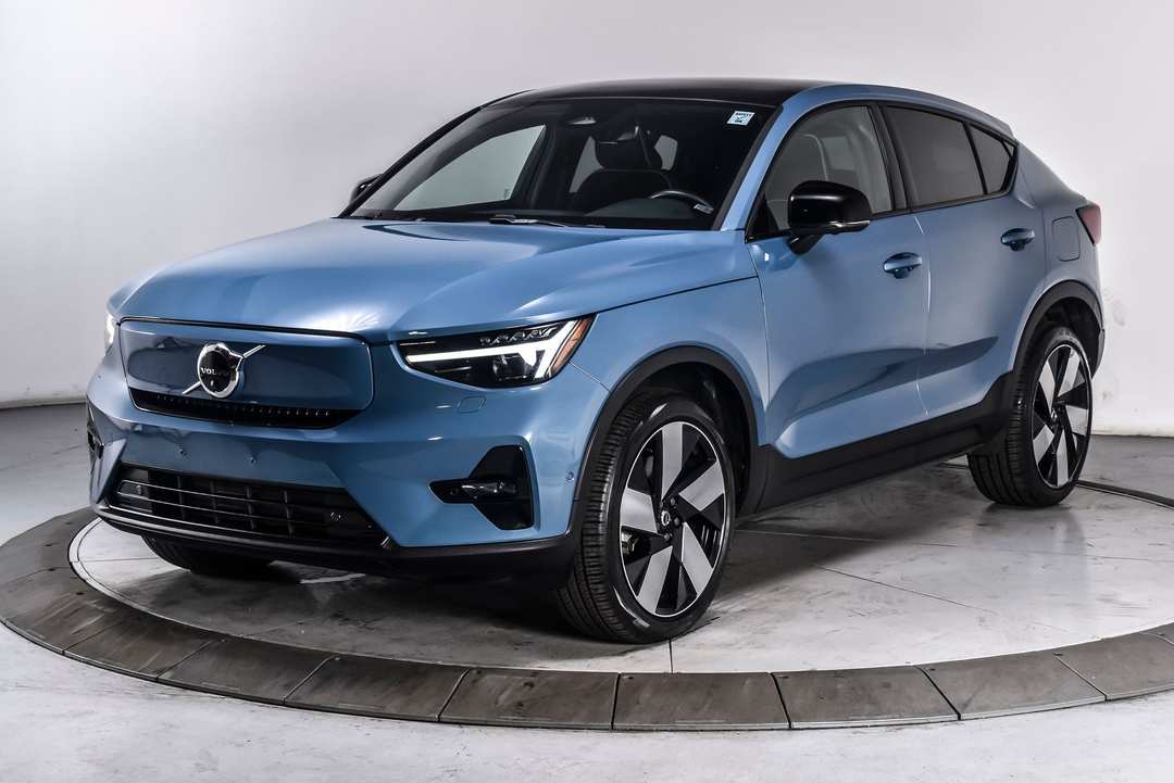 2023 Volvo C40 Recharge Pure Ultimate - Image 2