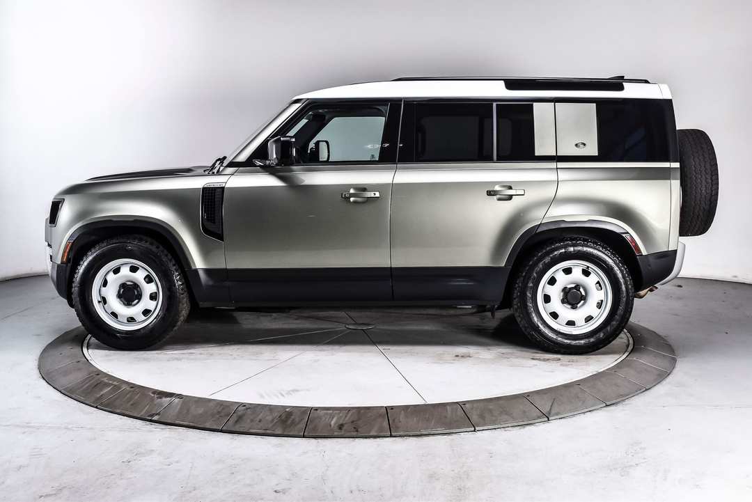 2024 Land Rover Defender 110 S - Image 2