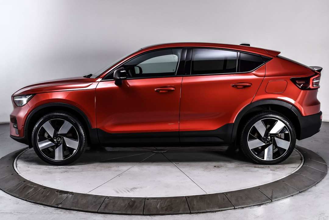 2023 Volvo C40 Recharge Pure Twin Plus - Image 3