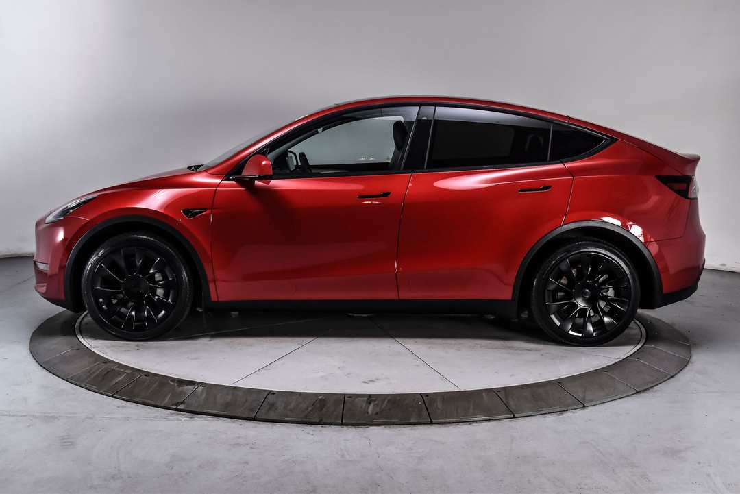 2023 Tesla Model Y Long Range - Image 3