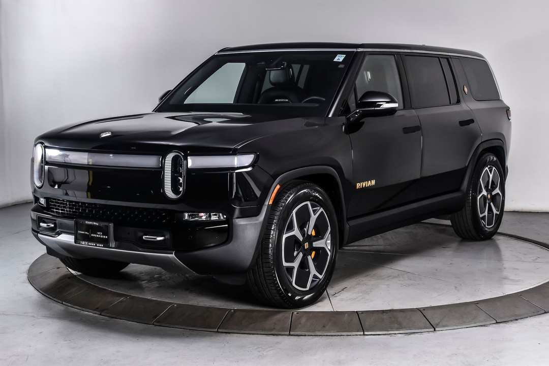 2024 Rivian R1S Adventure - Image 2