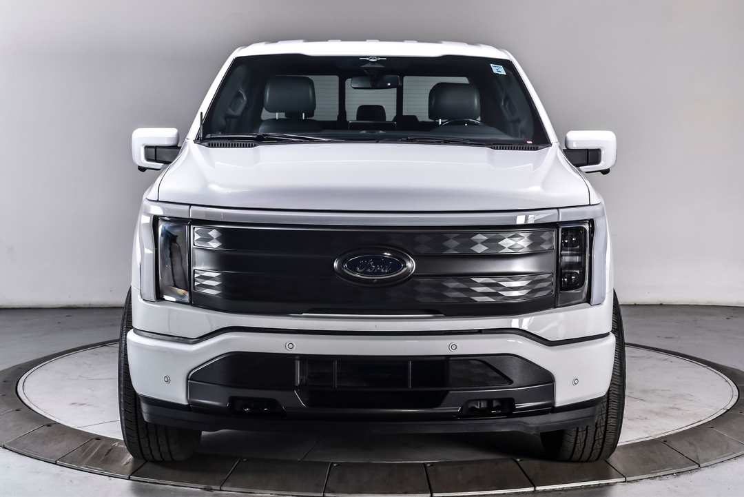 2023 Ford F-150 Lightning Lariat - Image 2
