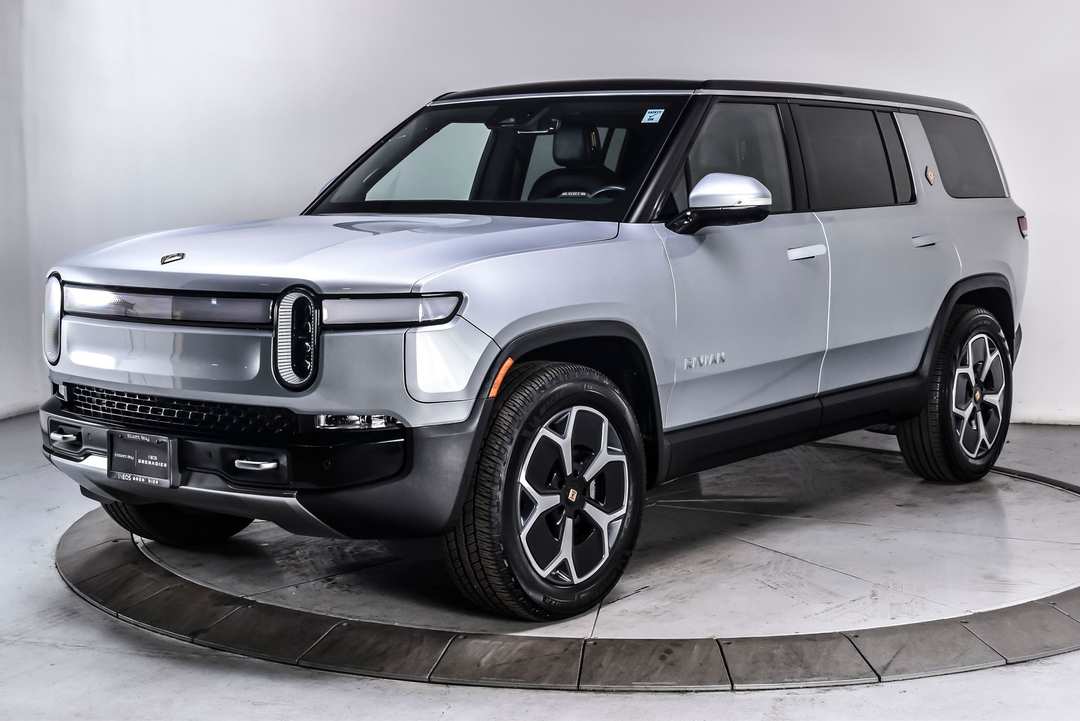 2024 Rivian R1S Adventure - Image 2